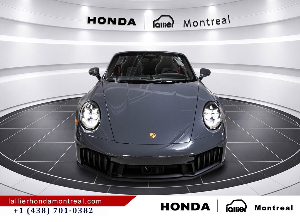 2026 Porsche 911 CARRERA 4 GTS CABRIOLET in Montréal, Quebec - 15 - w1024h768px
