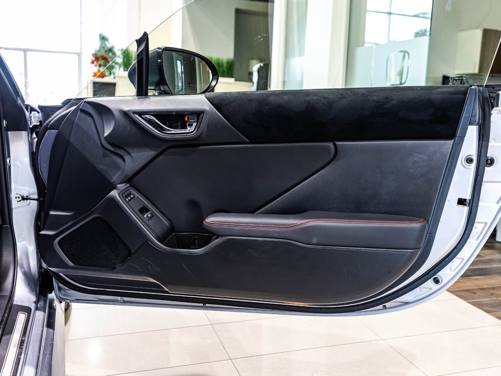 2023 Subaru BRZ Sport-tech in Montréal, Quebec - 13 - w1024h768px