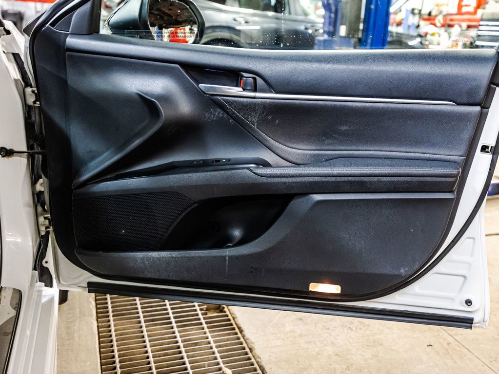 2018 Toyota Camry XSE in , Quebec - 16 - w1024h768px
