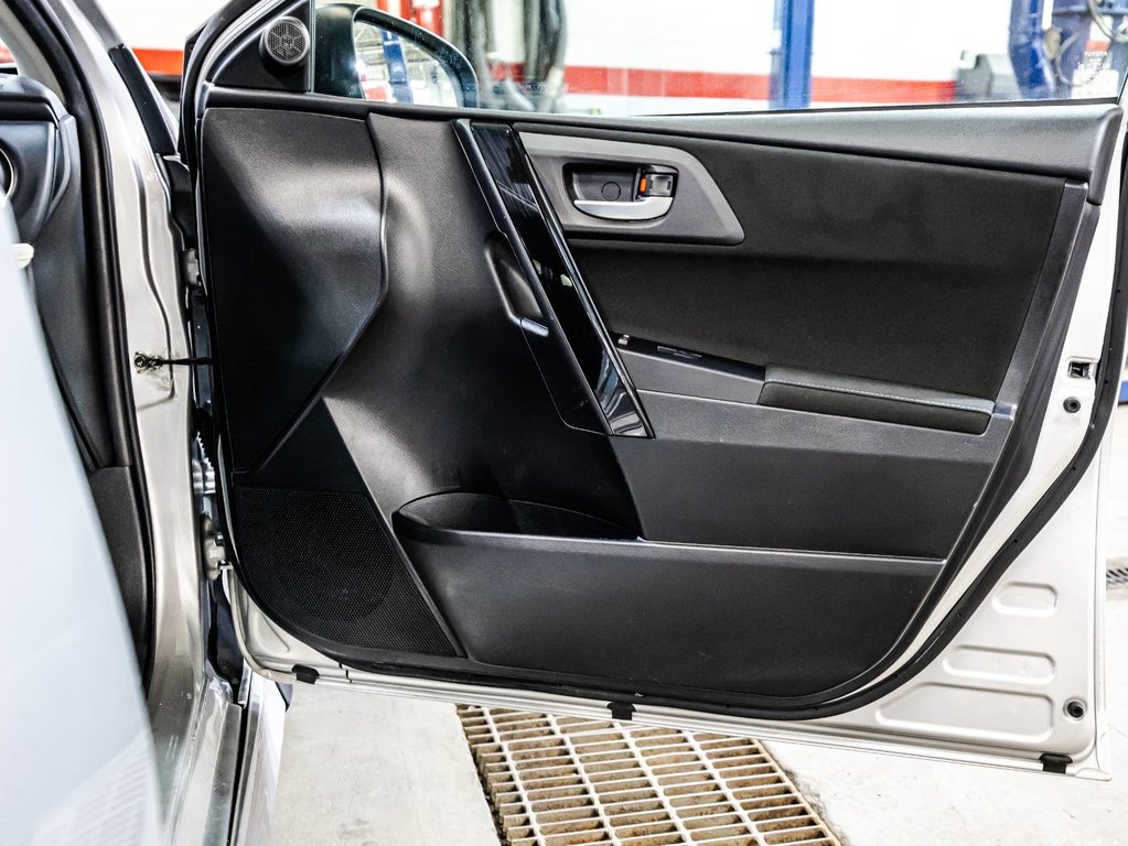 Toyota Corolla iM  2018 à Montréal, Québec - 16 - w1024h768px