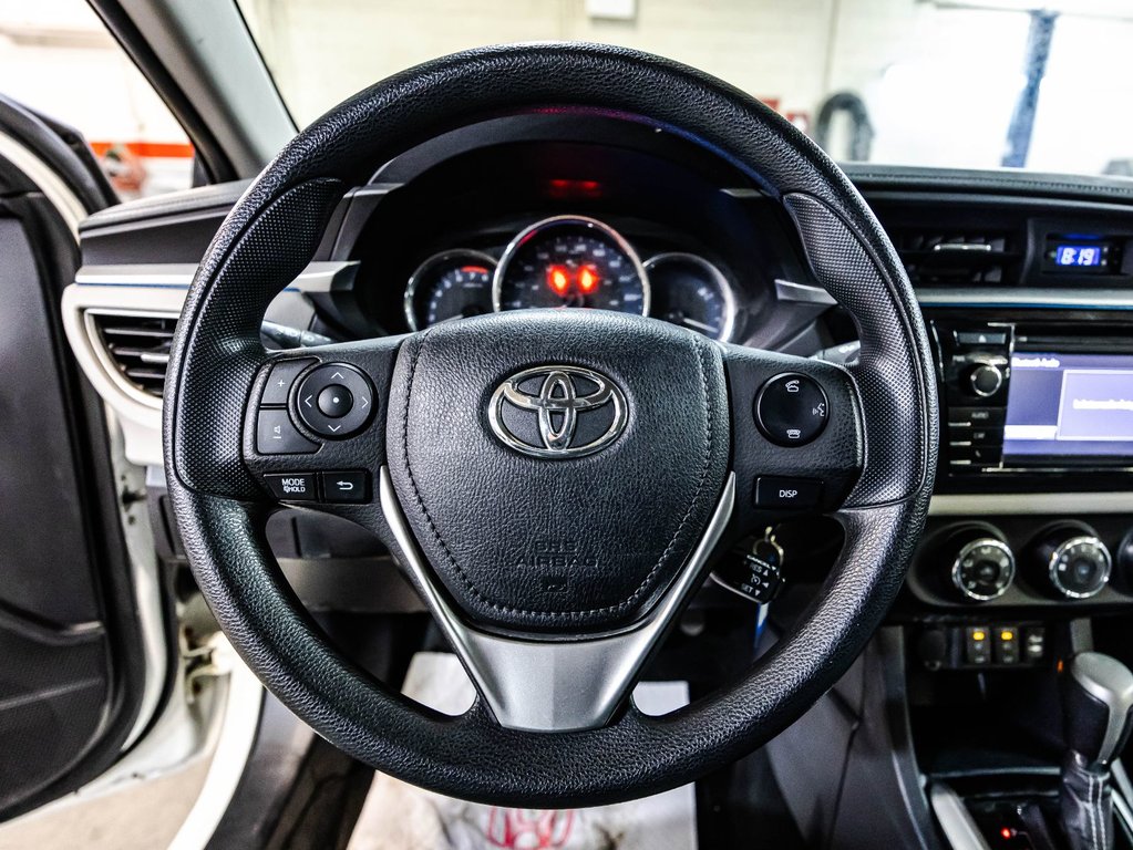 2016 Toyota Corolla LE in Montréal, Quebec - 21 - w1024h768px