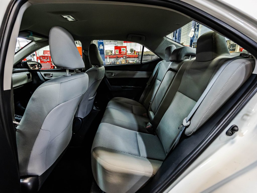 2016 Toyota Corolla LE in Montréal, Quebec - 13 - w1024h768px
