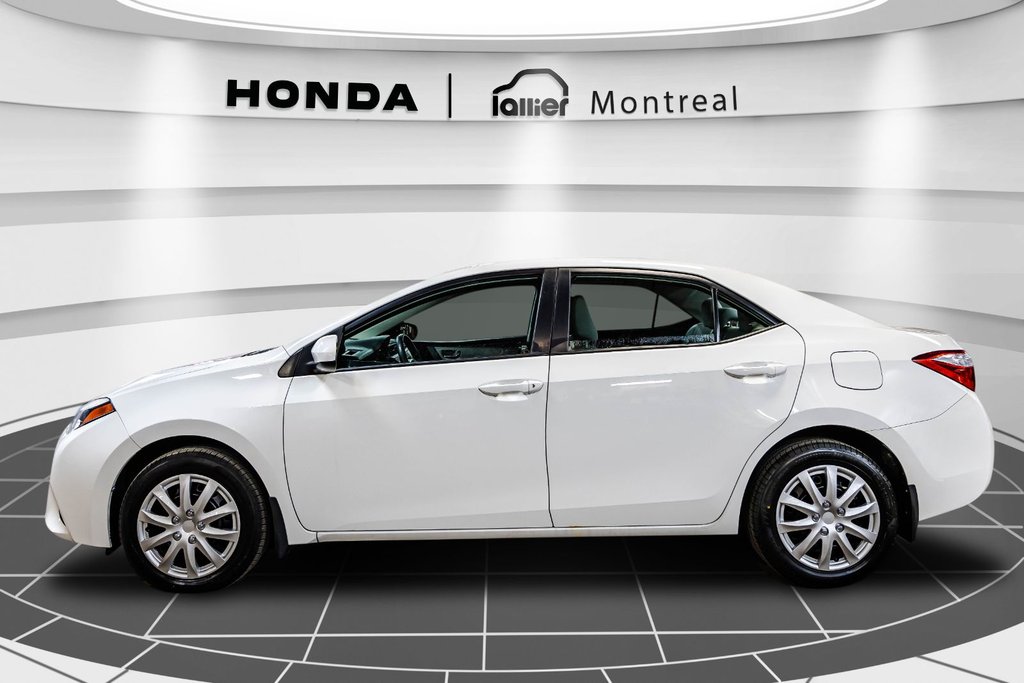 2016 Toyota Corolla LE in Montréal, Quebec - 4 - w1024h768px