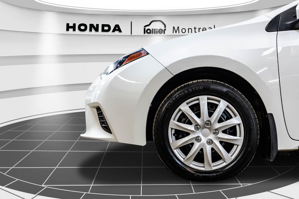 2016 Toyota Corolla LE in Montréal, Quebec - 10 - w1024h768px
