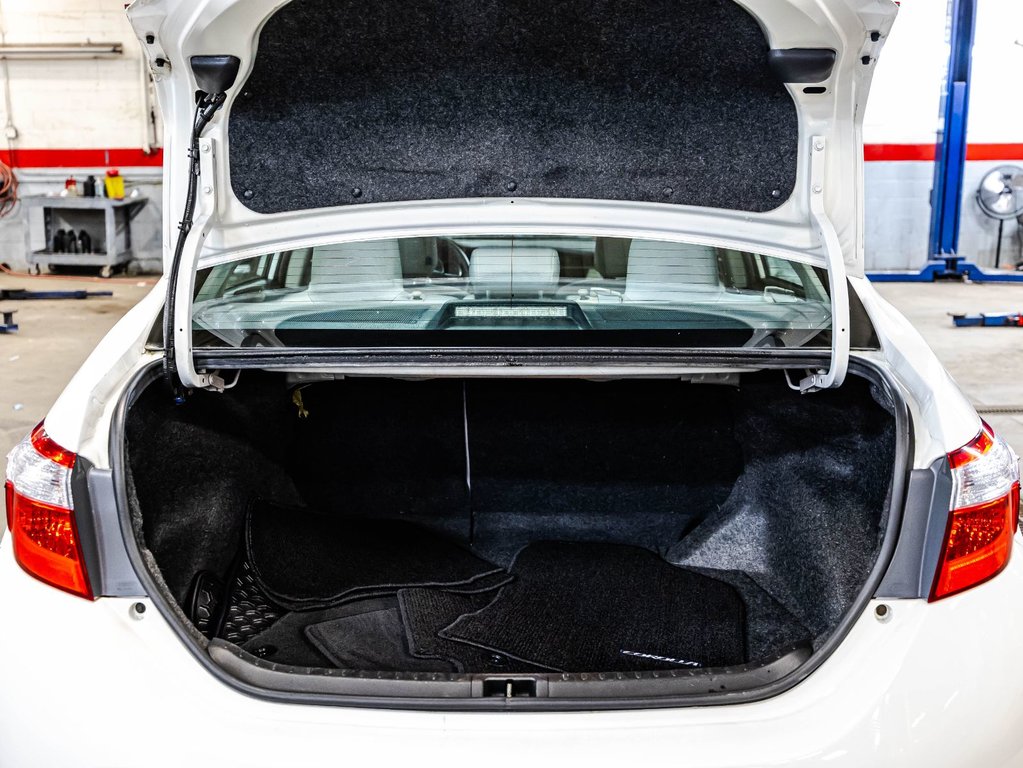 2016 Toyota Corolla LE in Montréal, Quebec - 15 - w1024h768px