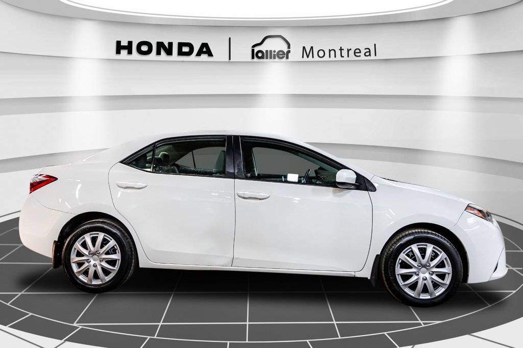 2016 Toyota Corolla LE in Montréal, Quebec - 8 - w1024h768px