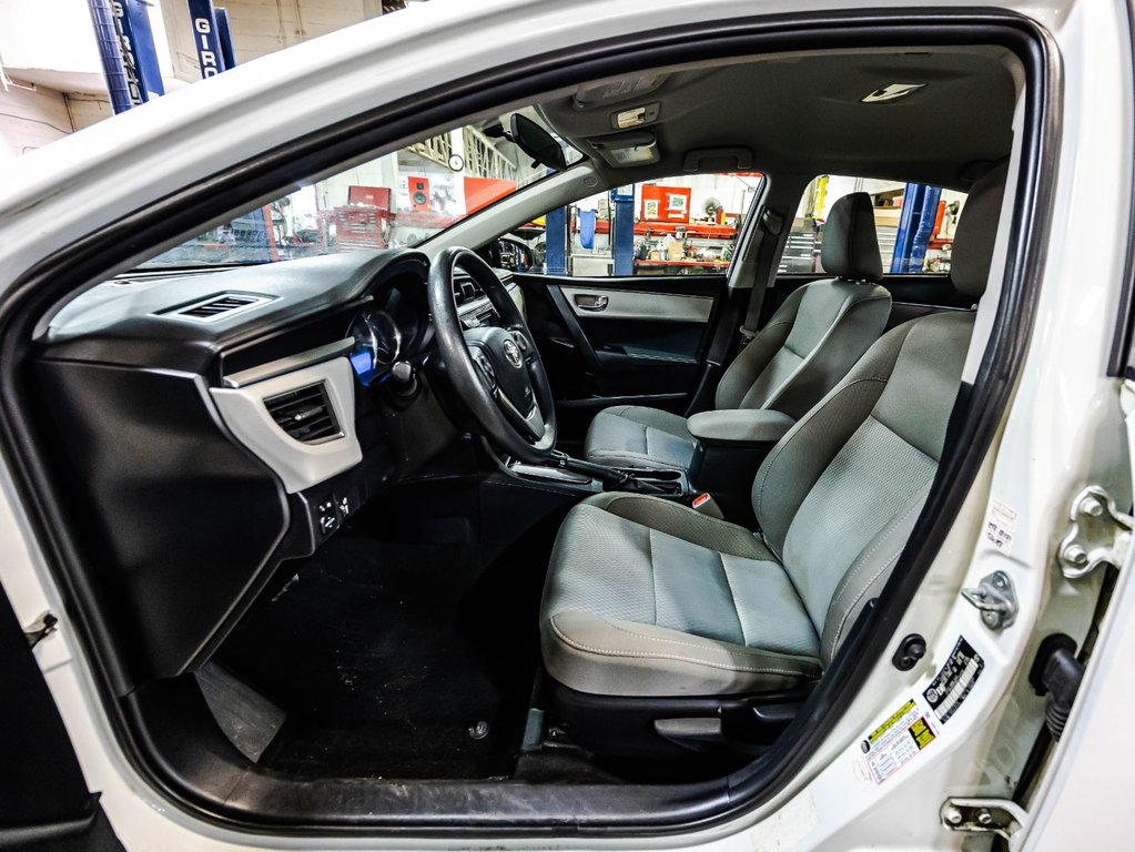 2016 Toyota Corolla LE in Montréal, Quebec - 18 - w1024h768px