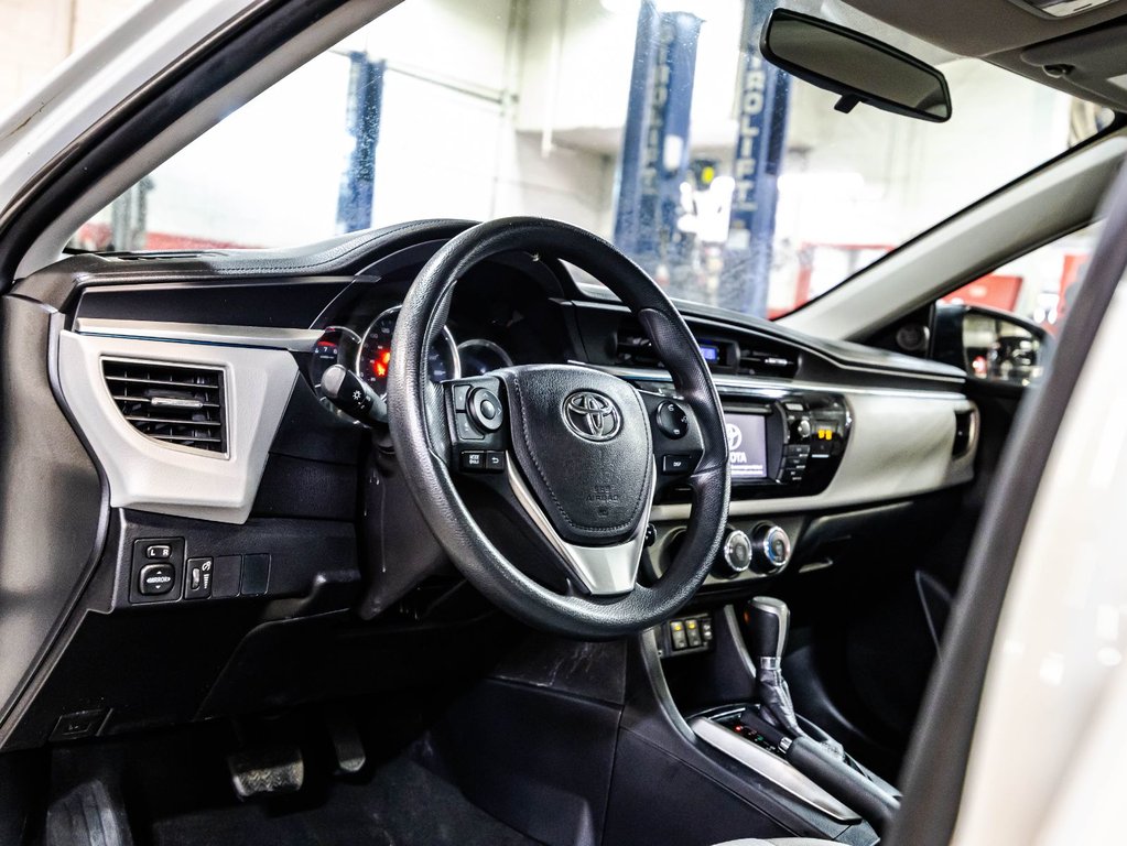 2016 Toyota Corolla LE in Montréal, Quebec - 19 - w1024h768px