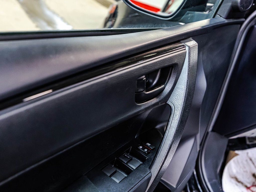 Toyota Corolla CE 2017 à Montréal, Québec - 11 - w1024h768px