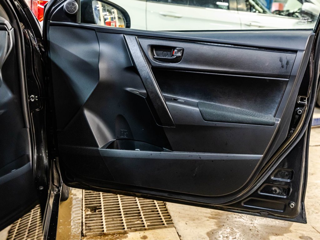 Toyota Corolla CE 2017 à Montréal, Québec - 16 - w1024h768px