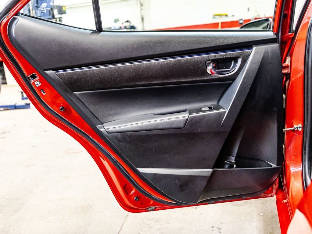 2018 Toyota Corolla SE in , Quebec - 12 - w1024h768px