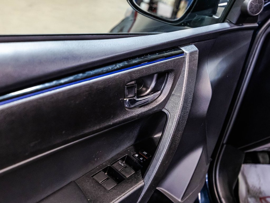 2018 Toyota Corolla SE in , Quebec - 11 - w1024h768px