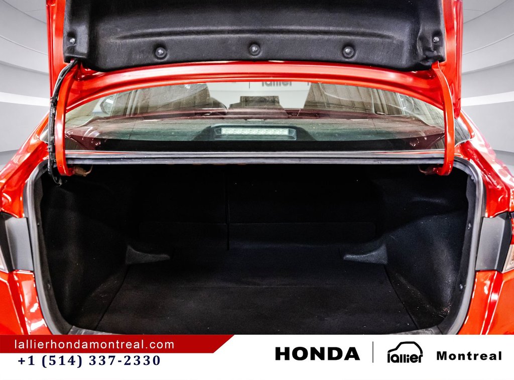 Toyota Corolla LE 2020 à Montréal, Québec - 15 - w1024h768px
