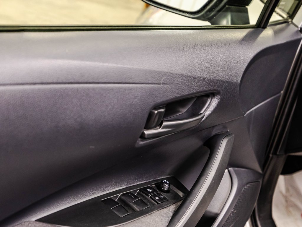 Toyota Corolla LE HYBRID 2024 à Montréal, Québec - 11 - w1024h768px