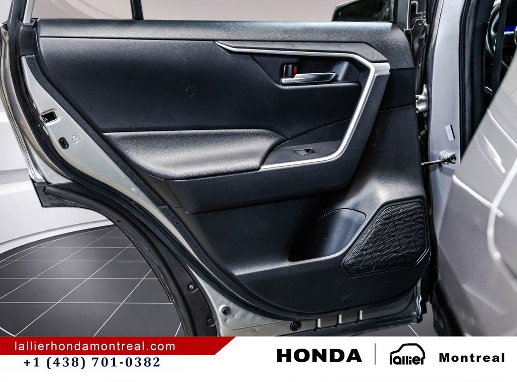 Toyota RAV4 Prime SE 2024 à Montréal, Québec - 12 - w1024h768px