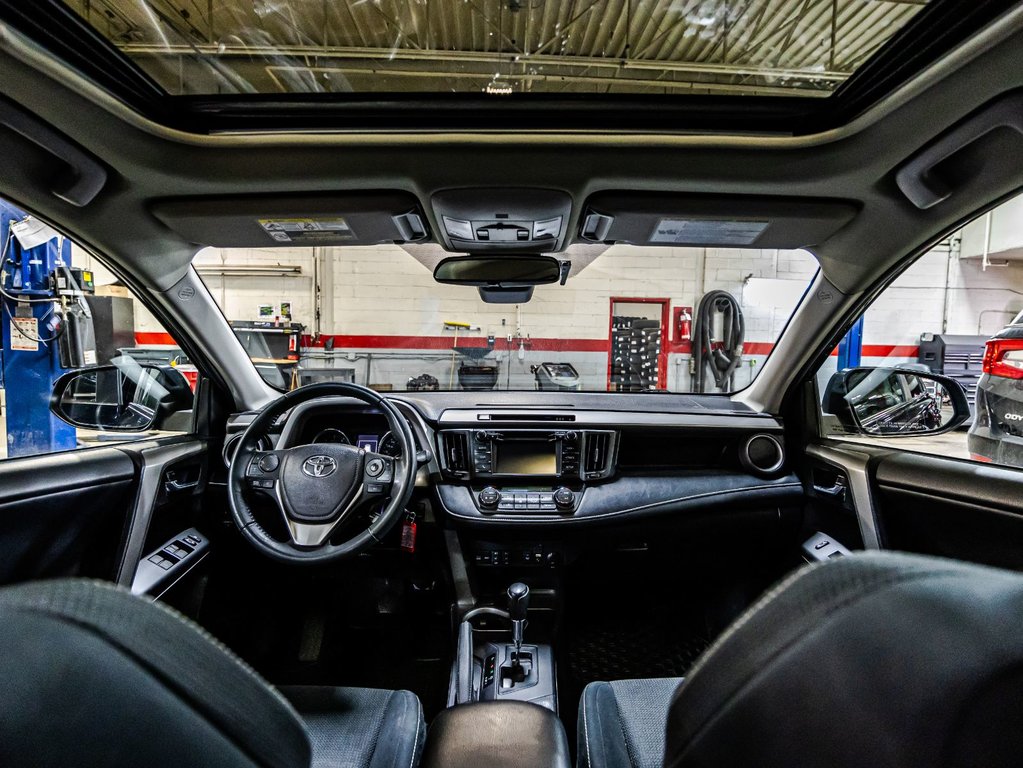Toyota RAV4 XLE 2017 à Montréal, Québec - 14 - w1024h768px