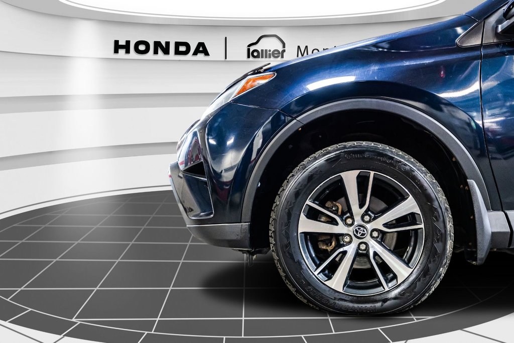 Toyota RAV4 XLE 2017 à Montréal, Québec - 10 - w1024h768px