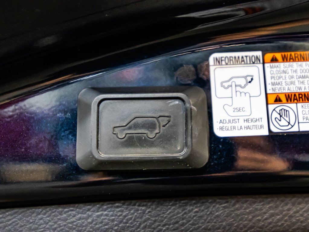 Toyota RAV4 XLE 2017 à Montréal, Québec - 15 - w1024h768px