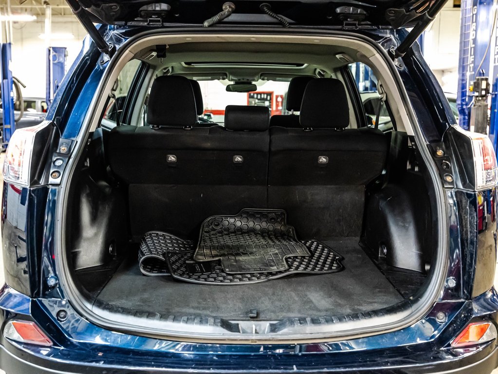 Toyota RAV4 XLE 2017 à , Québec - 16 - w1024h768px