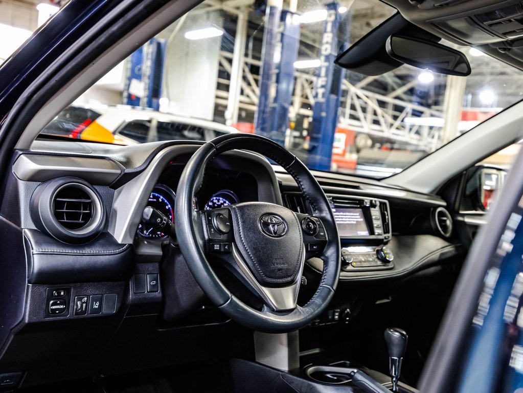 Toyota RAV4 XLE 2017 à , Québec - 21 - w1024h768px