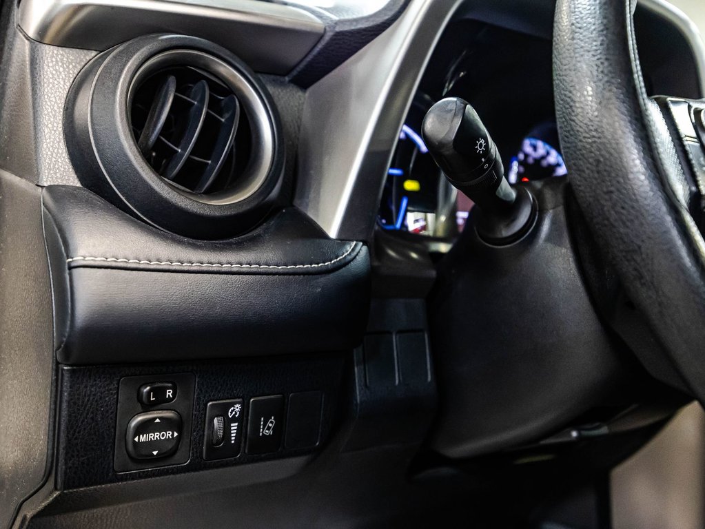 Toyota RAV4 HYBRID LE+ 2018 à Montréal, Québec - 20 - w1024h768px