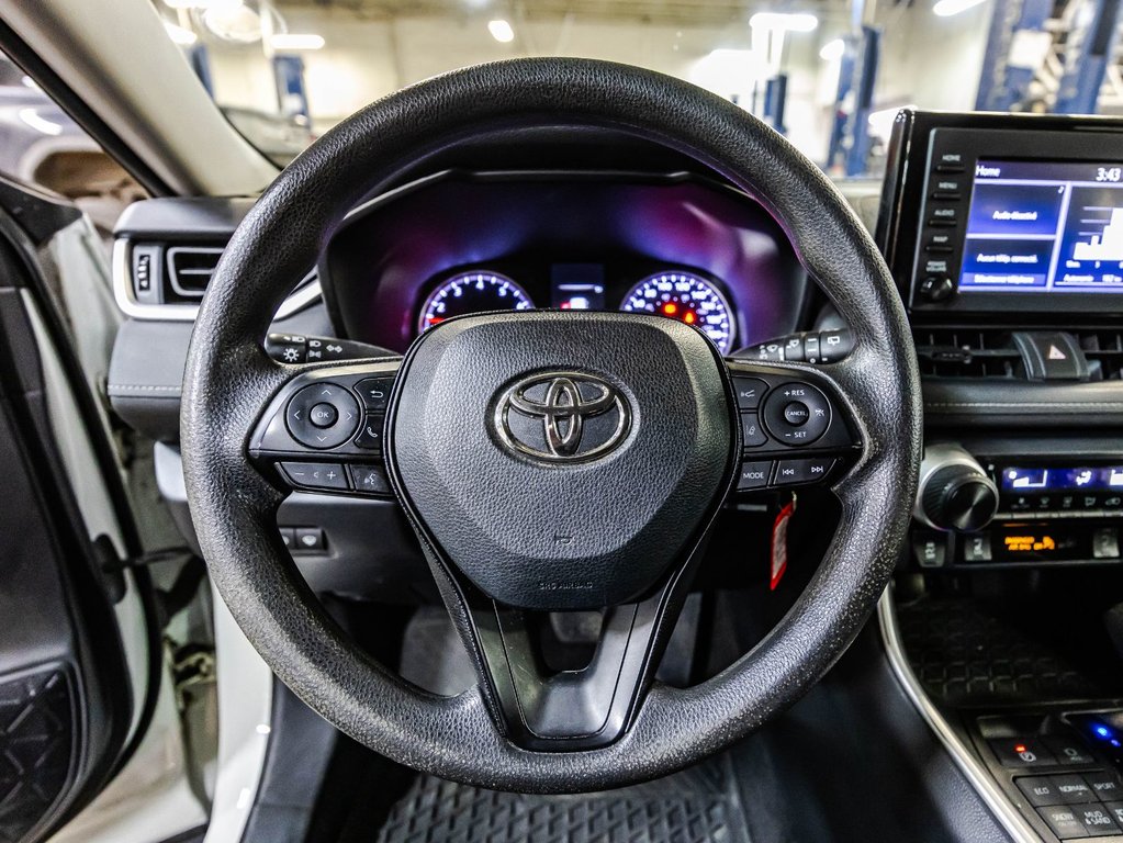 2020 Toyota RAV4 LE in Montréal, Quebec - 21 - w1024h768px