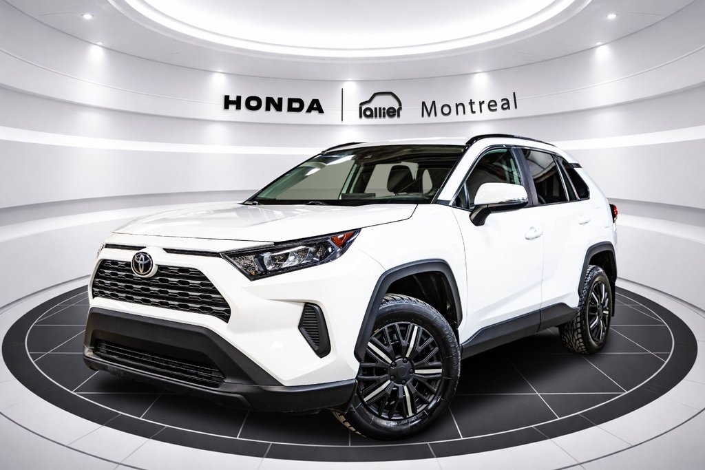 2020 Toyota RAV4 LE in Montréal, Quebec - 1 - w1024h768px