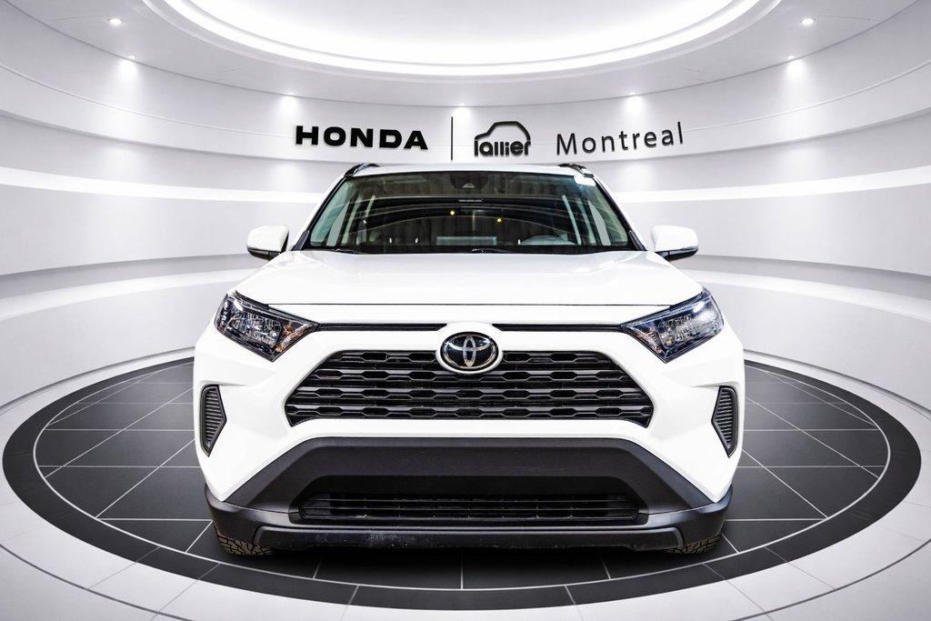 2020 Toyota RAV4 LE in Montréal, Quebec - 2 - w1024h768px