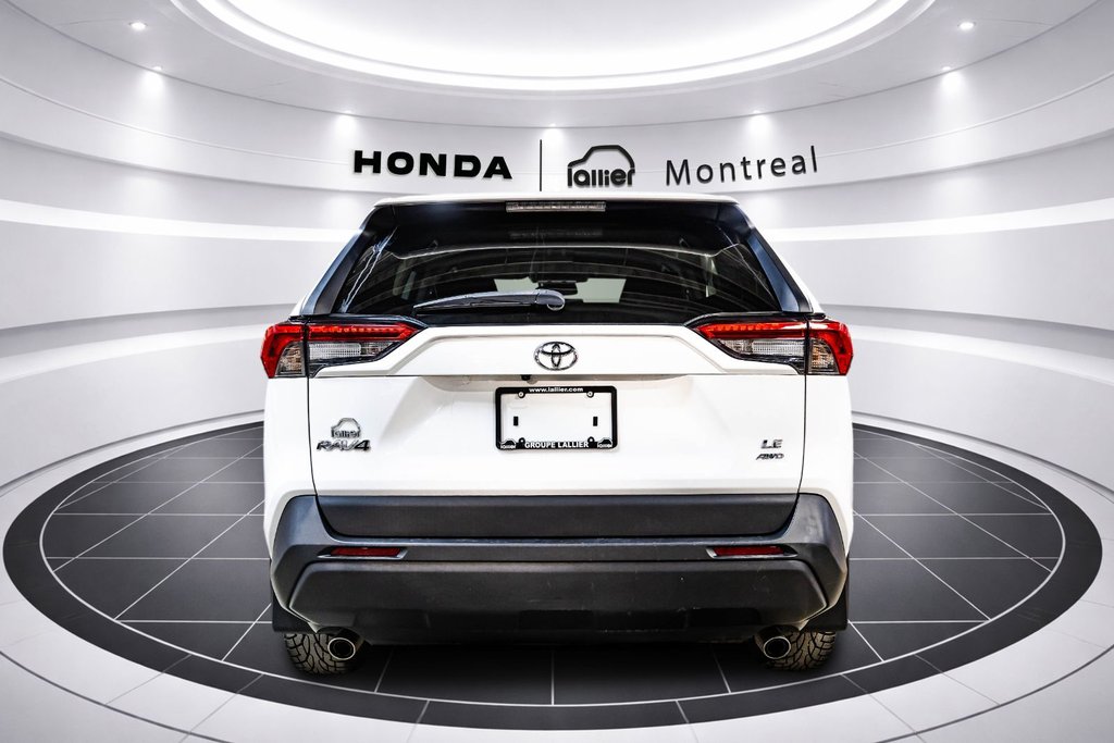 2020 Toyota RAV4 LE in Montréal, Quebec - 6 - w1024h768px