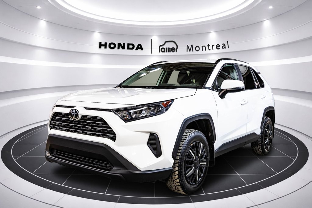 2020 Toyota RAV4 LE in Montréal, Quebec - 3 - w1024h768px