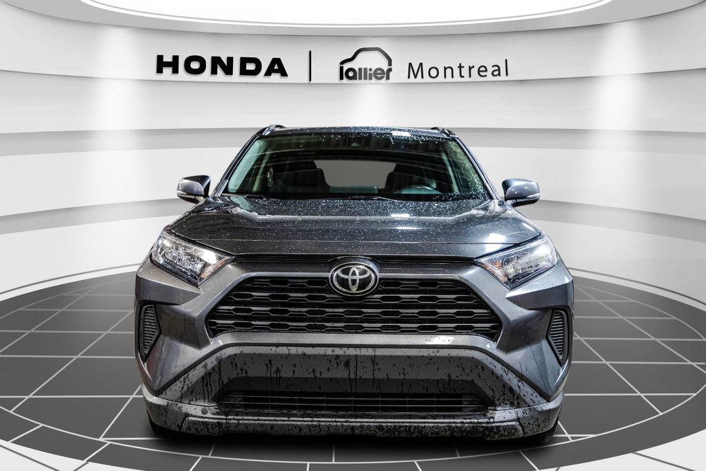 2021 Toyota RAV4 LE in Montréal, Quebec - 2 - w1024h768px