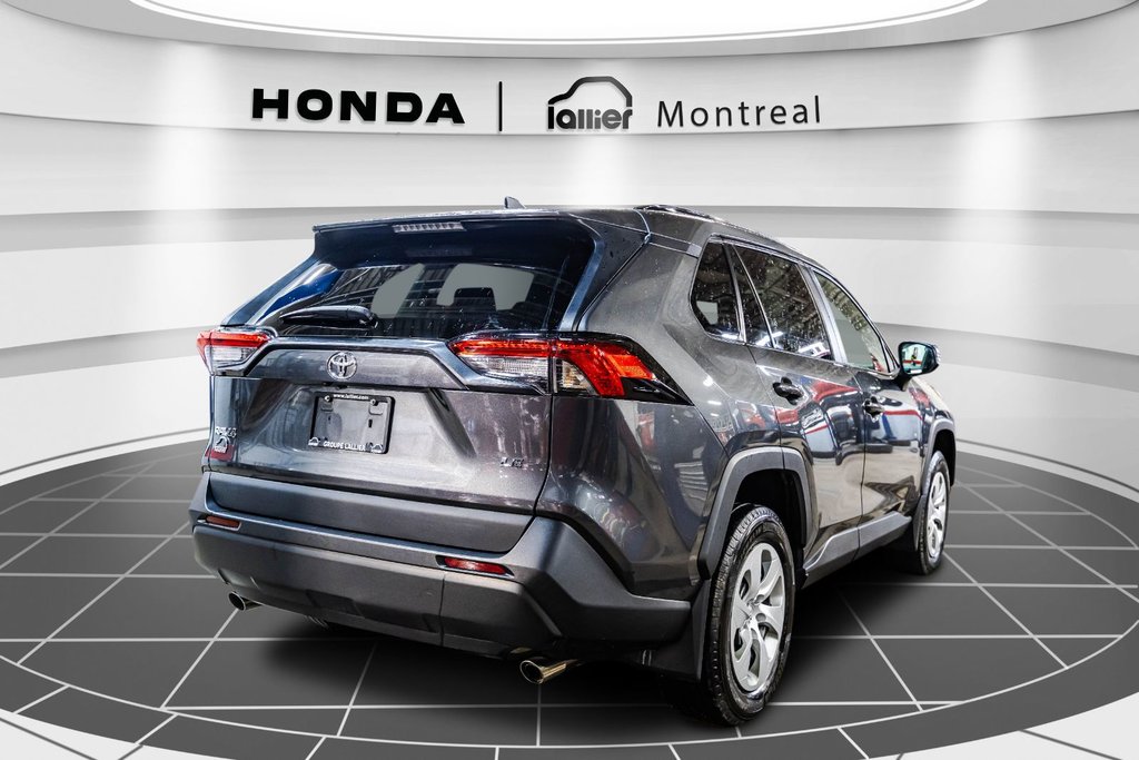 2021 Toyota RAV4 LE in Montréal, Quebec - 7 - w1024h768px