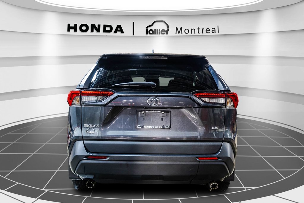 2021 Toyota RAV4 LE in Montréal, Quebec - 6 - w1024h768px