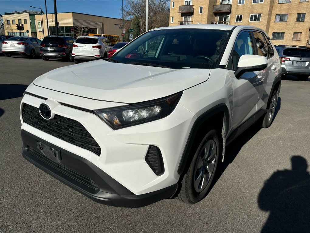 RAV4 LE 2022 à Montréal, Québec - 4 - w1024h768px