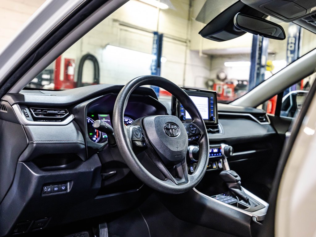 2022  RAV4 LE in Montréal, Quebec - 19 - w1024h768px