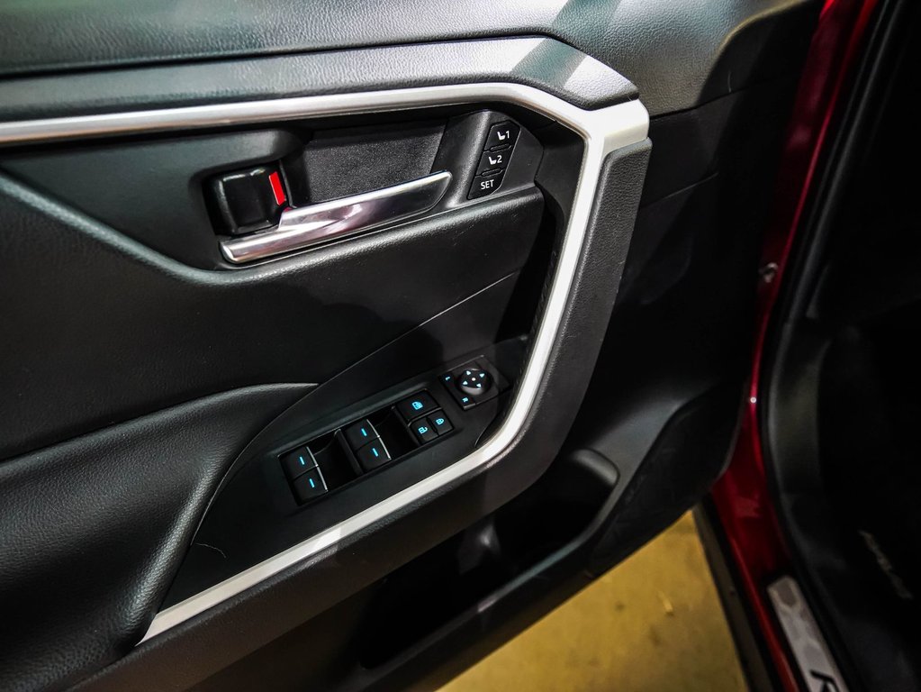 Toyota RAV4 XLE PREMIUM 2022 à , Québec - 13 - w1024h768px