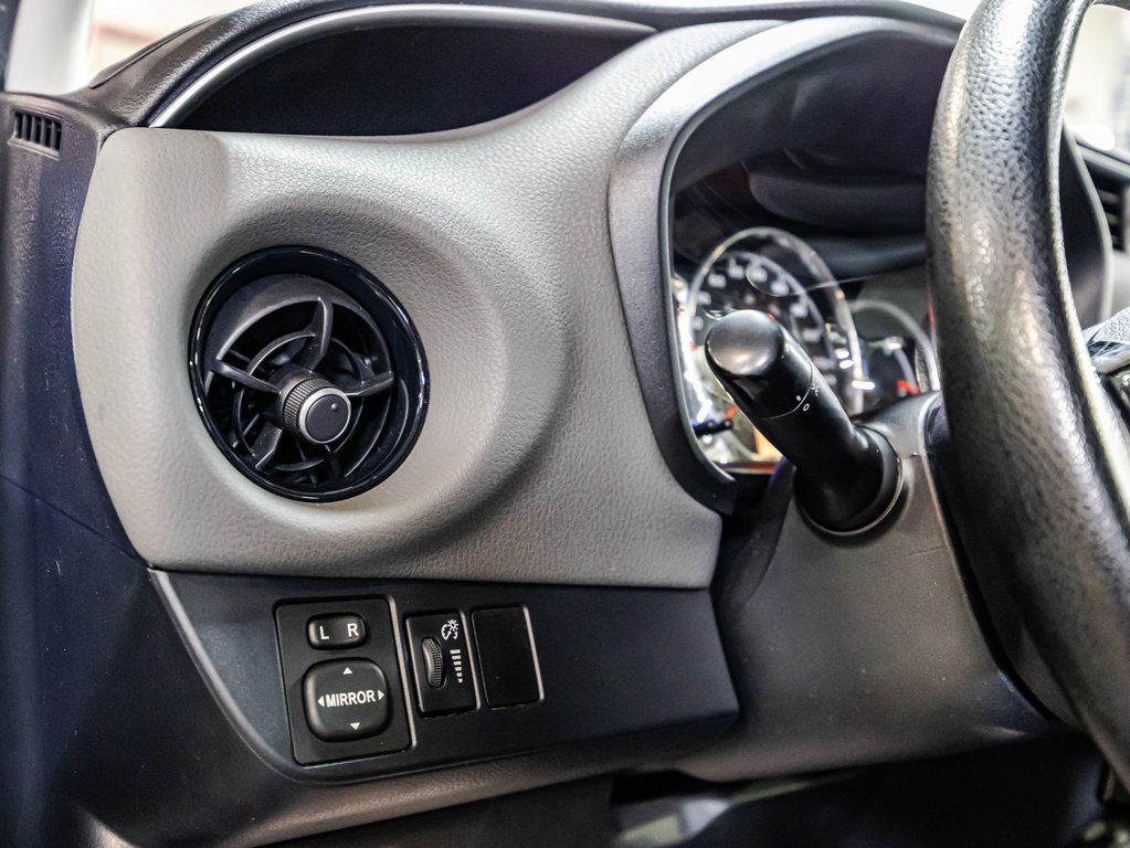 Toyota Yaris Hatchback LE 2018 à Montréal, Québec - 20 - w1024h768px