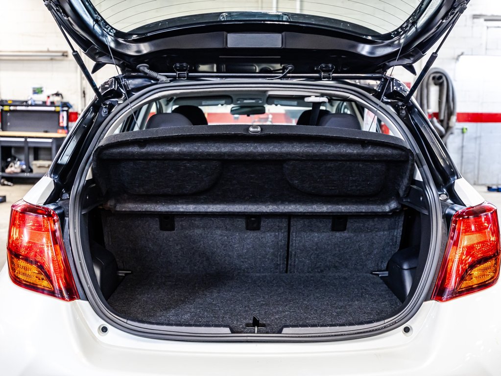 2016 Toyota Yaris SE in Montréal, Quebec - 15 - w1024h768px