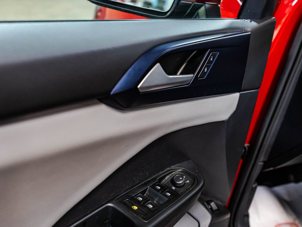 2022 Volkswagen Taos Comfortline in Montréal, Quebec - 12 - w1024h768px