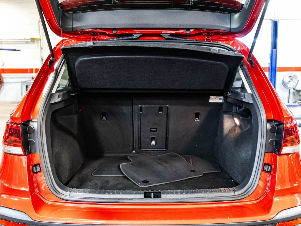 2022 Volkswagen Taos Comfortline in Montréal, Quebec - 16 - w1024h768px