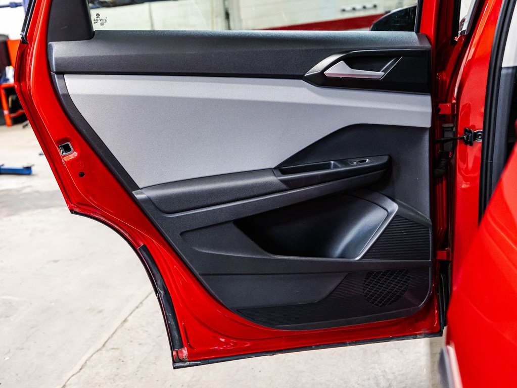 2022 Volkswagen Taos Comfortline in Montréal, Quebec - 13 - w1024h768px