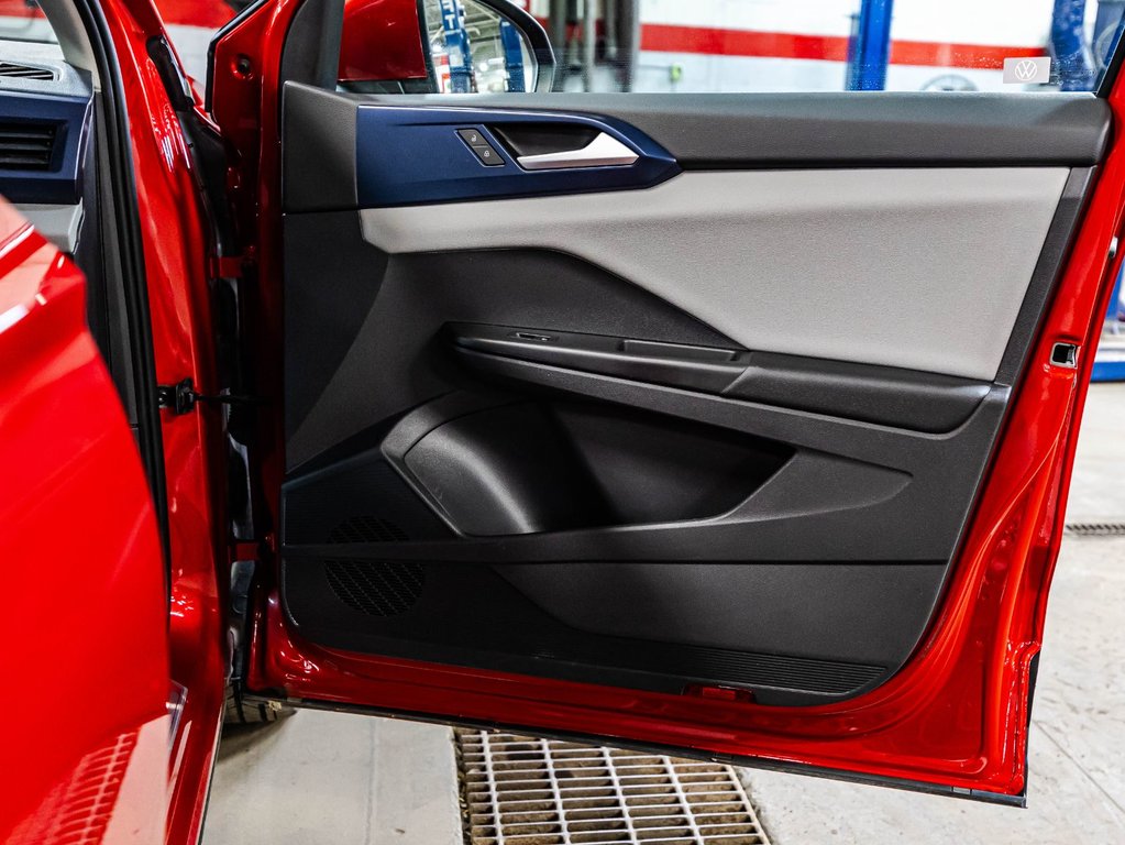 2022 Volkswagen Taos Comfortline in Montréal, Quebec - 17 - w1024h768px