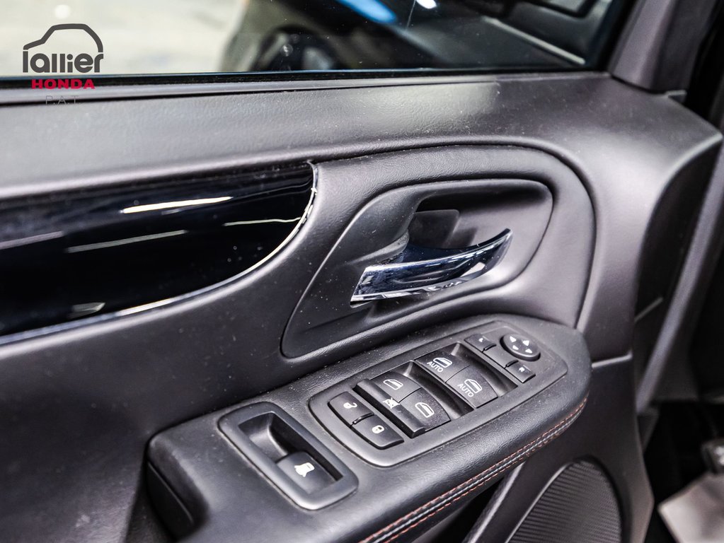 Dodge Grand Caravan Premium Plus 1 proprio 2020 à , Québec - 11 - w1024h768px