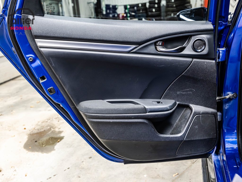 Honda Civic Hatchback Sport 2017 à Montréal, Québec - 13 - w1024h768px