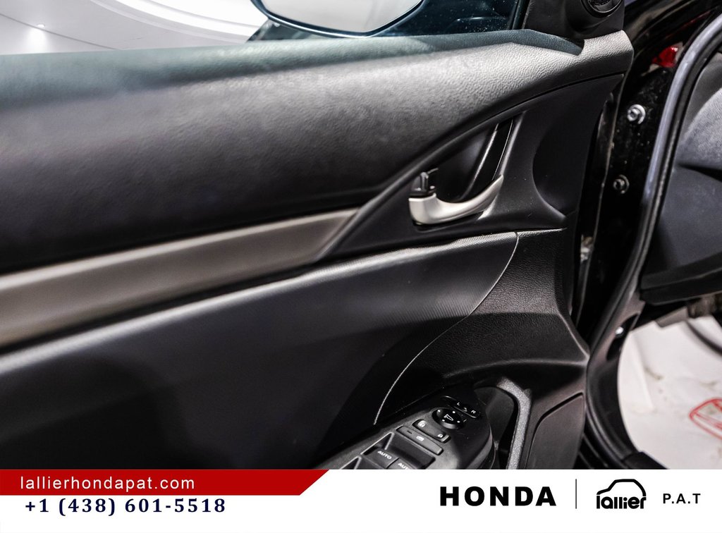 2017 Honda Civic Hatchback LX in Montreal, Quebec - 11 - w1024h768px