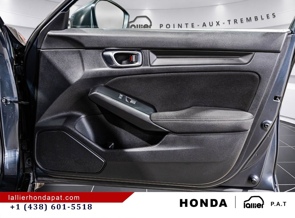 2022 Honda Civic Hatchback LX in Montreal, Quebec - 16 - w1024h768px