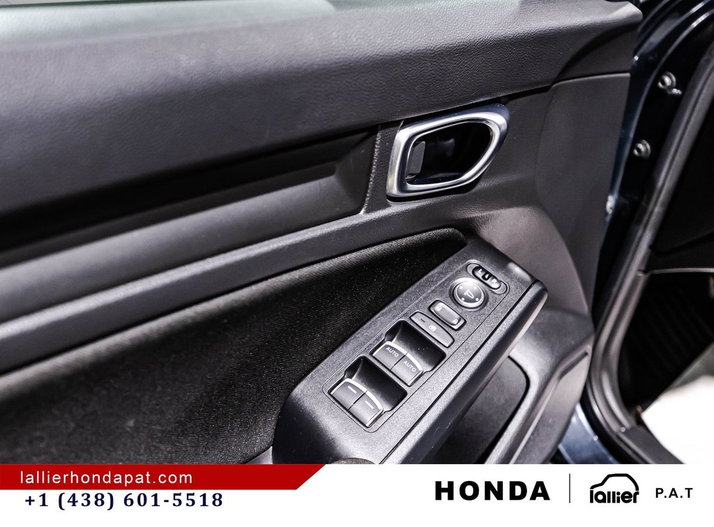 2022 Honda Civic Hatchback LX in Montreal, Quebec - 11 - w1024h768px
