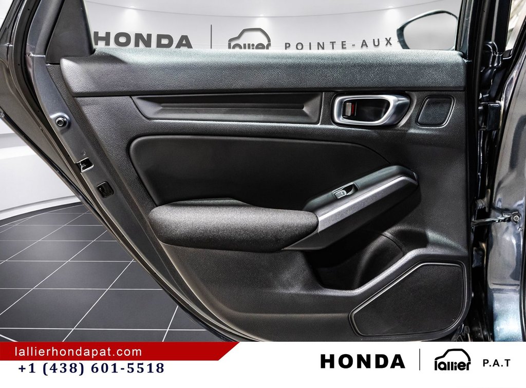 2022 Honda Civic Hatchback LX in Montreal, Quebec - 12 - w1024h768px