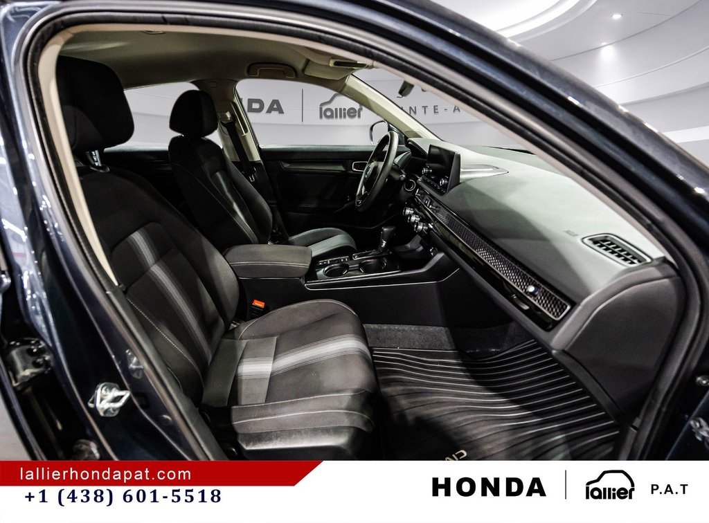 2022 Honda Civic Hatchback LX in Montreal, Quebec - 17 - w1024h768px