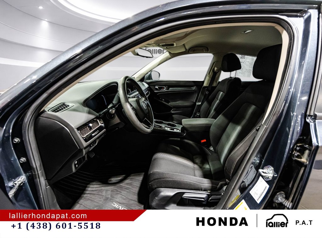 2022 Honda Civic Hatchback LX in Montreal, Quebec - 18 - w1024h768px
